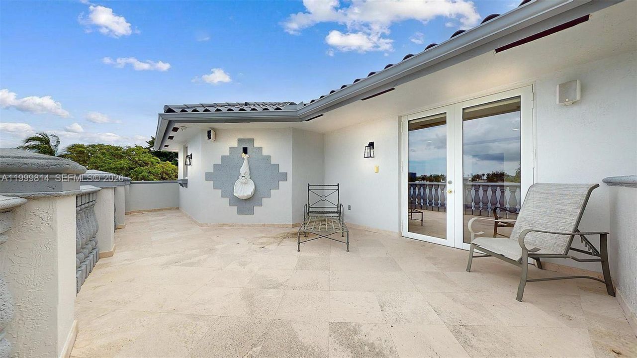 For Sale: $6,700,000 (5 beds, 3 baths, 3851 Square Feet)