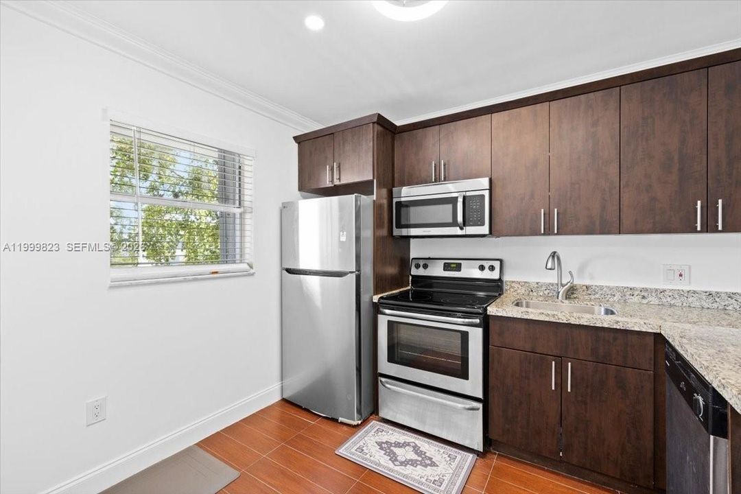 Active With Contract: $150,000 (2 beds, 2 baths, 1025 Square Feet)