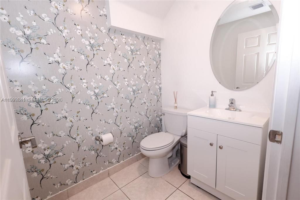 For Sale: $549,999 (3 beds, 2 baths, 1754 Square Feet)