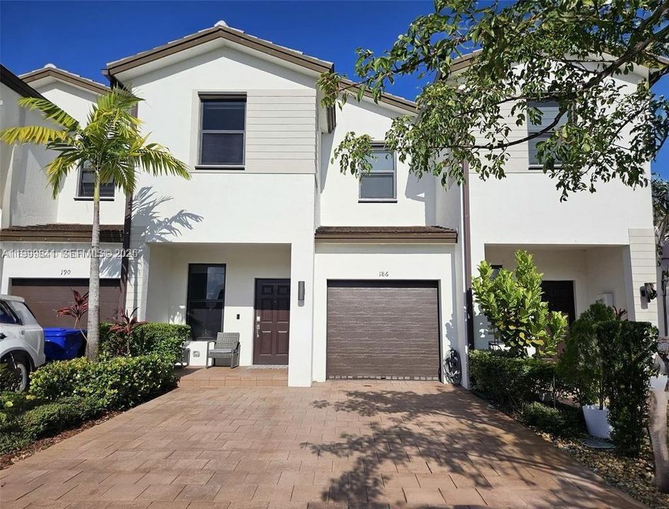 For Sale: $549,999 (3 beds, 2 baths, 1754 Square Feet)