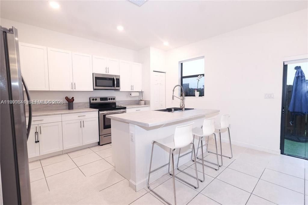 For Sale: $549,999 (3 beds, 2 baths, 1754 Square Feet)