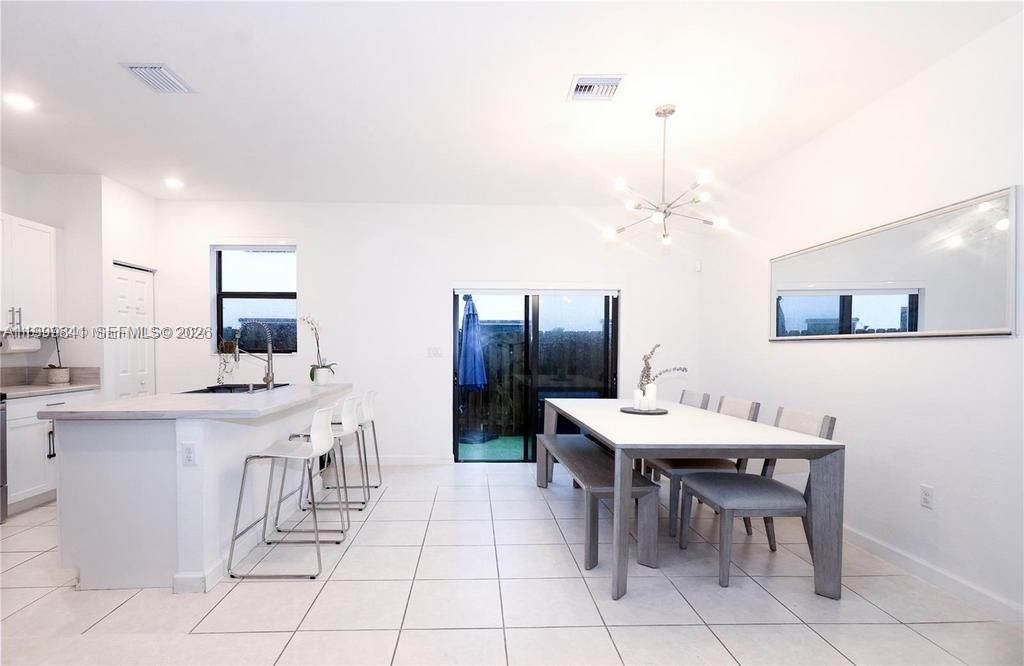 For Sale: $549,999 (3 beds, 2 baths, 1754 Square Feet)