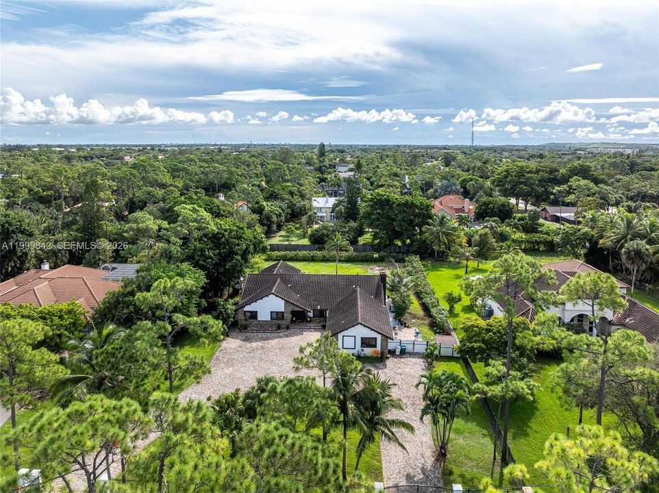 For Rent: $9,000 (5 beds, 4 baths, 3470 Square Feet)