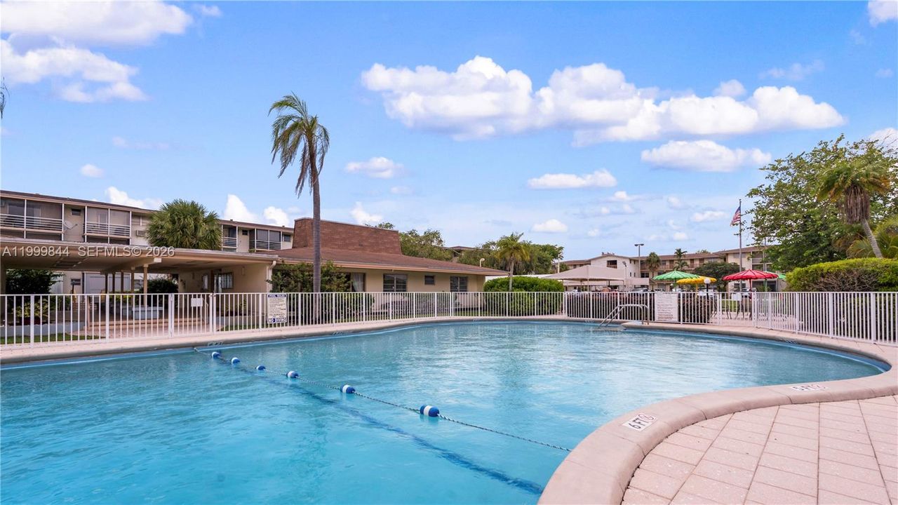 For Sale: $70,000 (1 beds, 1 baths, 688 Square Feet)