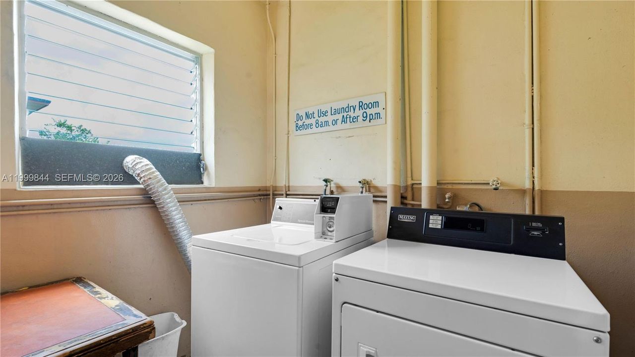 For Sale: $70,000 (1 beds, 1 baths, 688 Square Feet)
