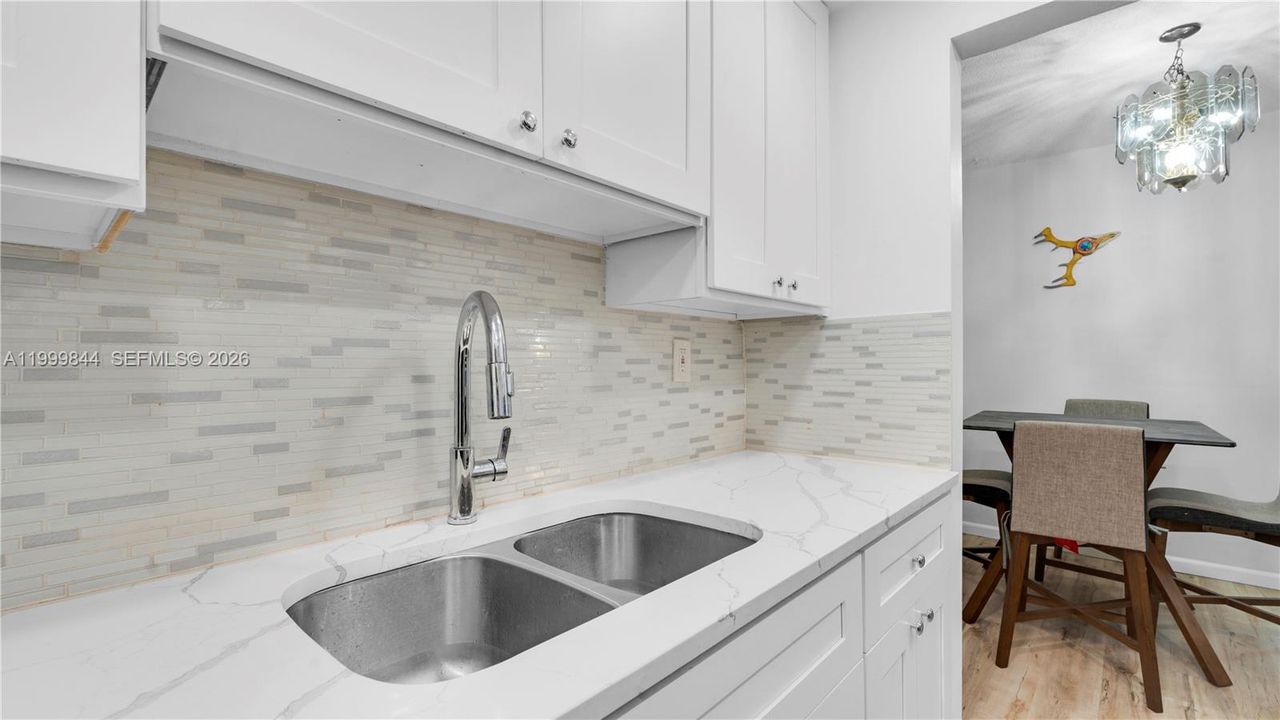 For Sale: $70,000 (1 beds, 1 baths, 688 Square Feet)