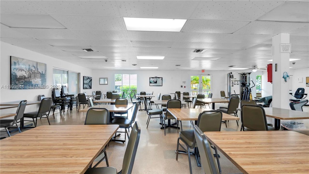 For Sale: $70,000 (1 beds, 1 baths, 688 Square Feet)