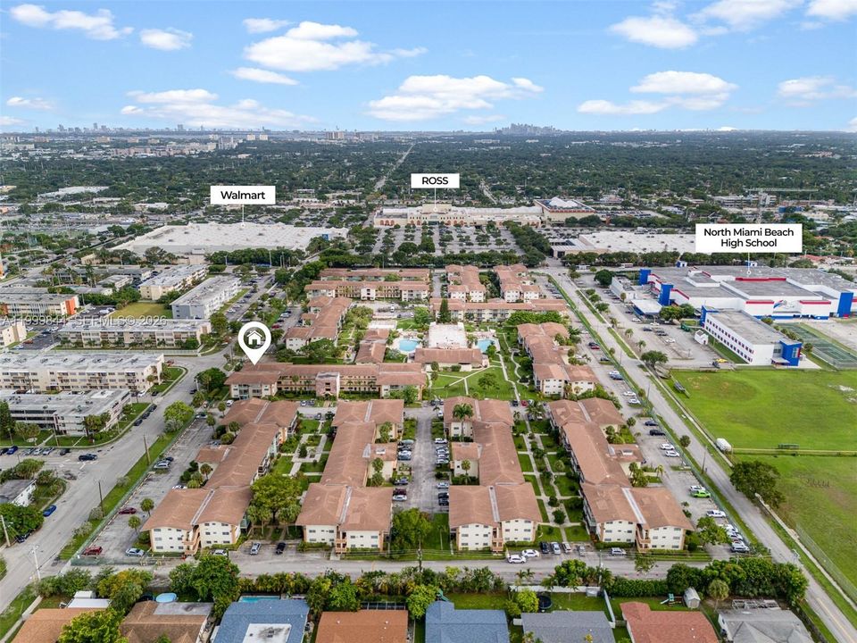 For Sale: $70,000 (1 beds, 1 baths, 688 Square Feet)