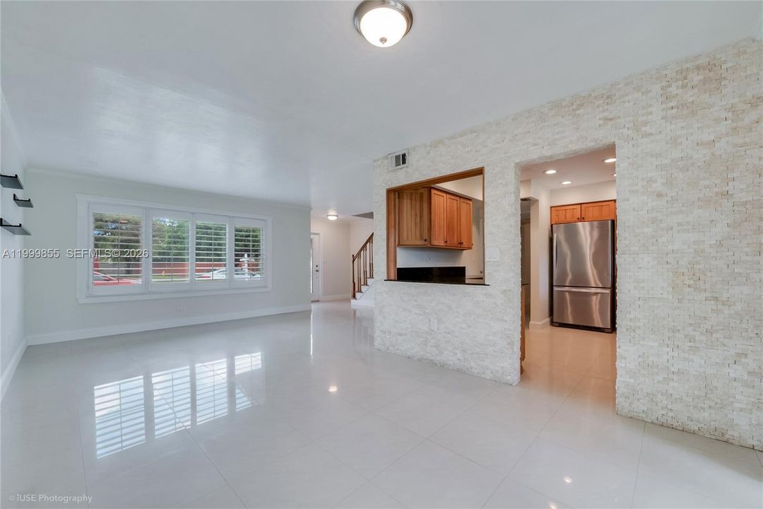 En Venta: $849,990 (4 camas, 3 baños, 1920 Pies cuadrados)