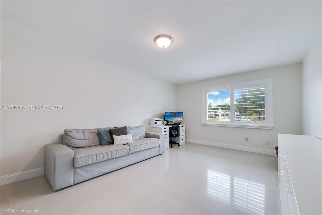 En Venta: $849,990 (4 camas, 3 baños, 1920 Pies cuadrados)