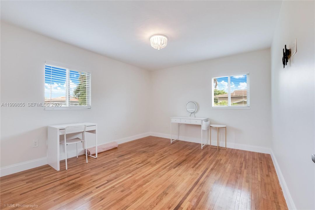 En Venta: $849,990 (4 camas, 3 baños, 1920 Pies cuadrados)