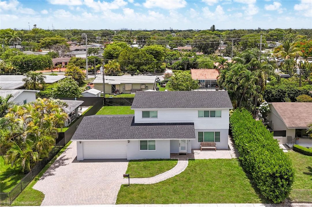 En Venta: $849,990 (4 camas, 3 baños, 1920 Pies cuadrados)