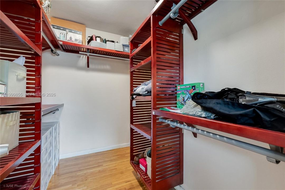 En Venta: $849,990 (4 camas, 3 baños, 1920 Pies cuadrados)