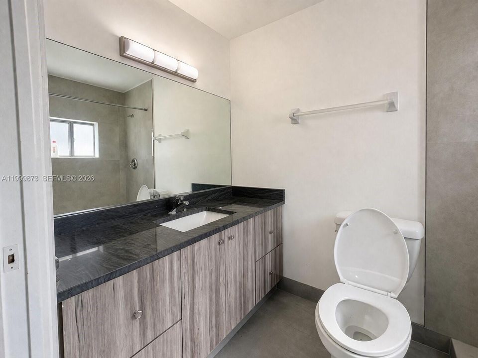Active With Contract: $260,000 (2 beds, 2 baths, 925 Square Feet)