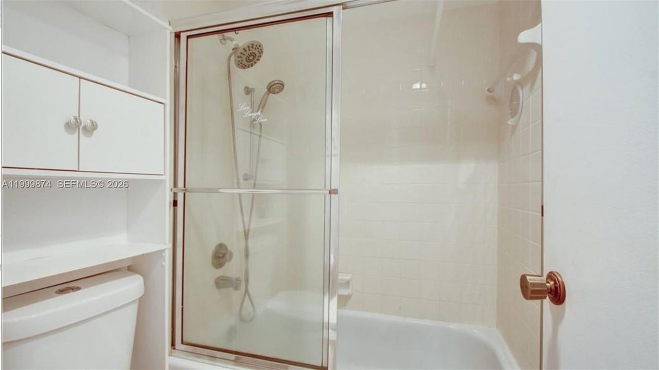 На продажу: $195,000 (2 спален, 2 ванн, 1100 Квадратных фут)