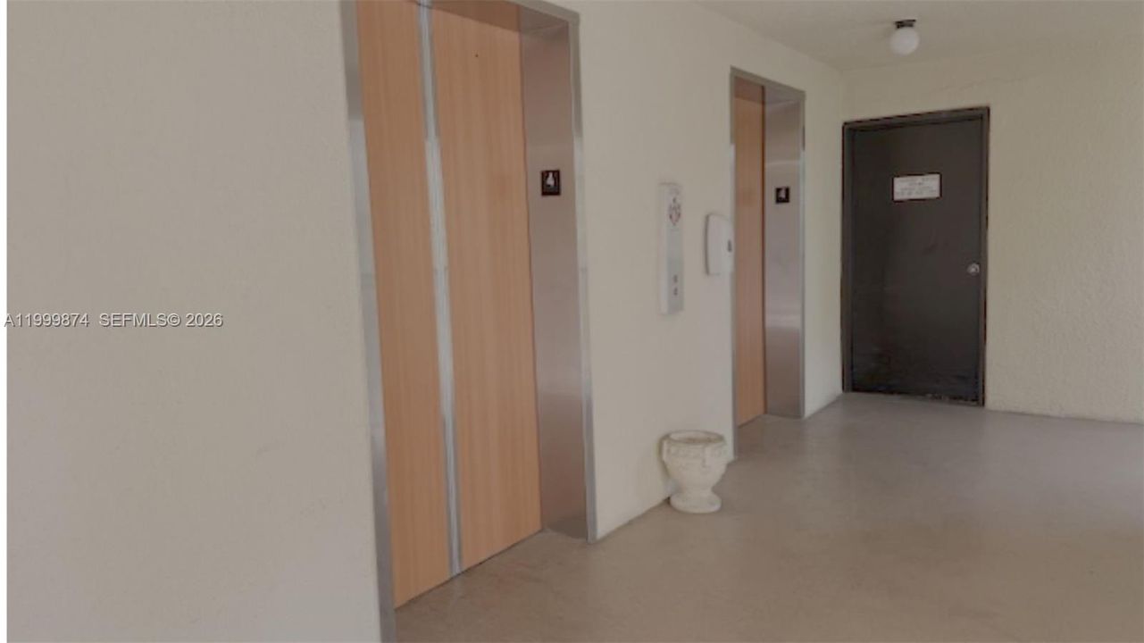 На продажу: $195,000 (2 спален, 2 ванн, 1100 Квадратных фут)
