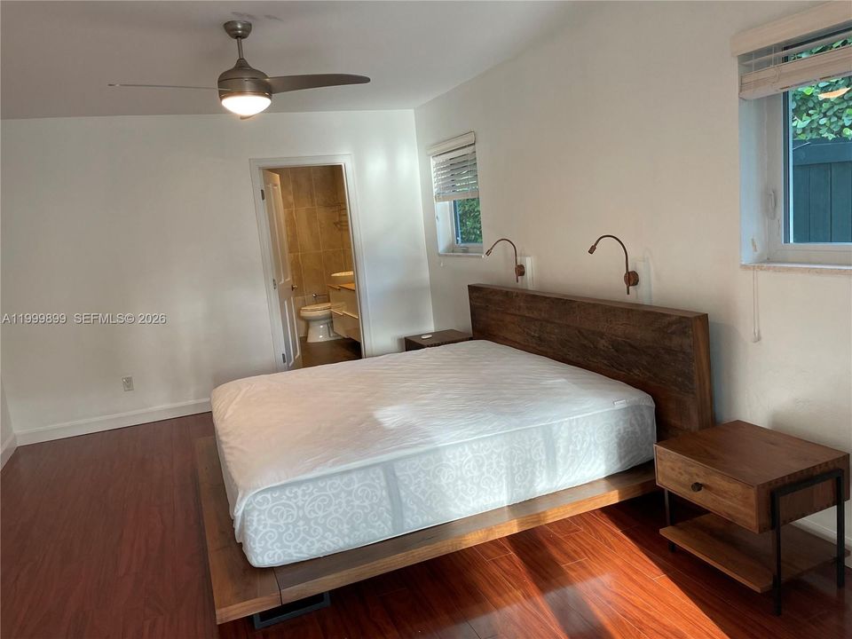 Activo con contrato: $8,500 (4 camas, 3 baños, 2106 Pies cuadrados)