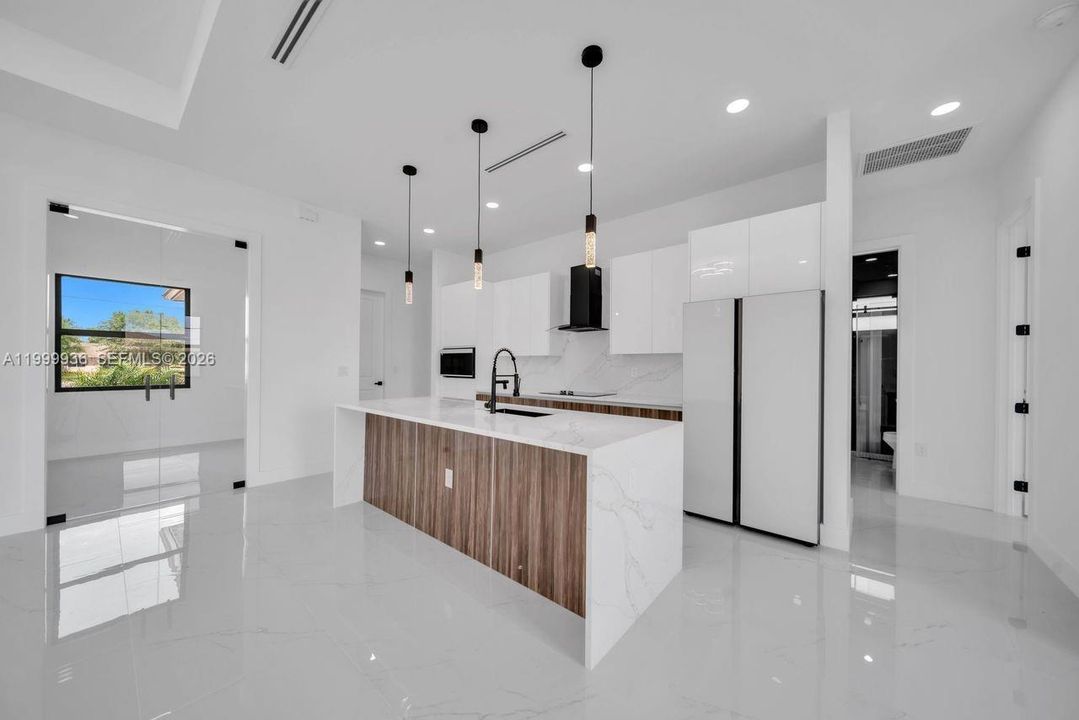 En Venta: $364,900 (3 camas, 2 baños, 1650 Pies cuadrados)