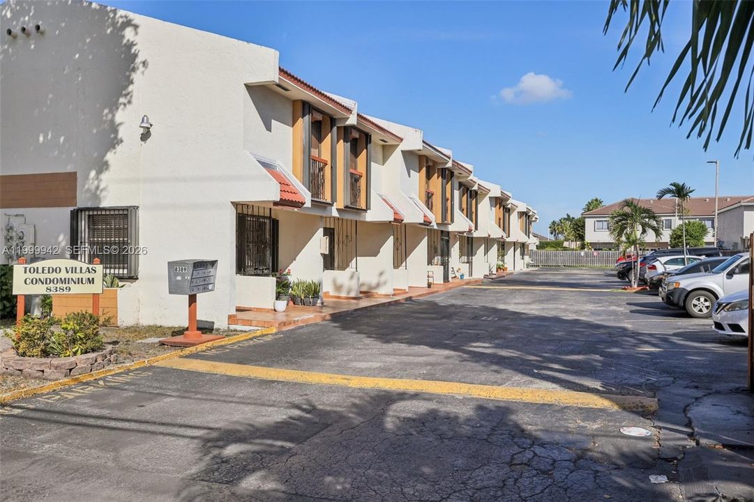 Vendido Recientemente: $370,000 (2 camas, 2 baños, 952 Pies cuadrados)