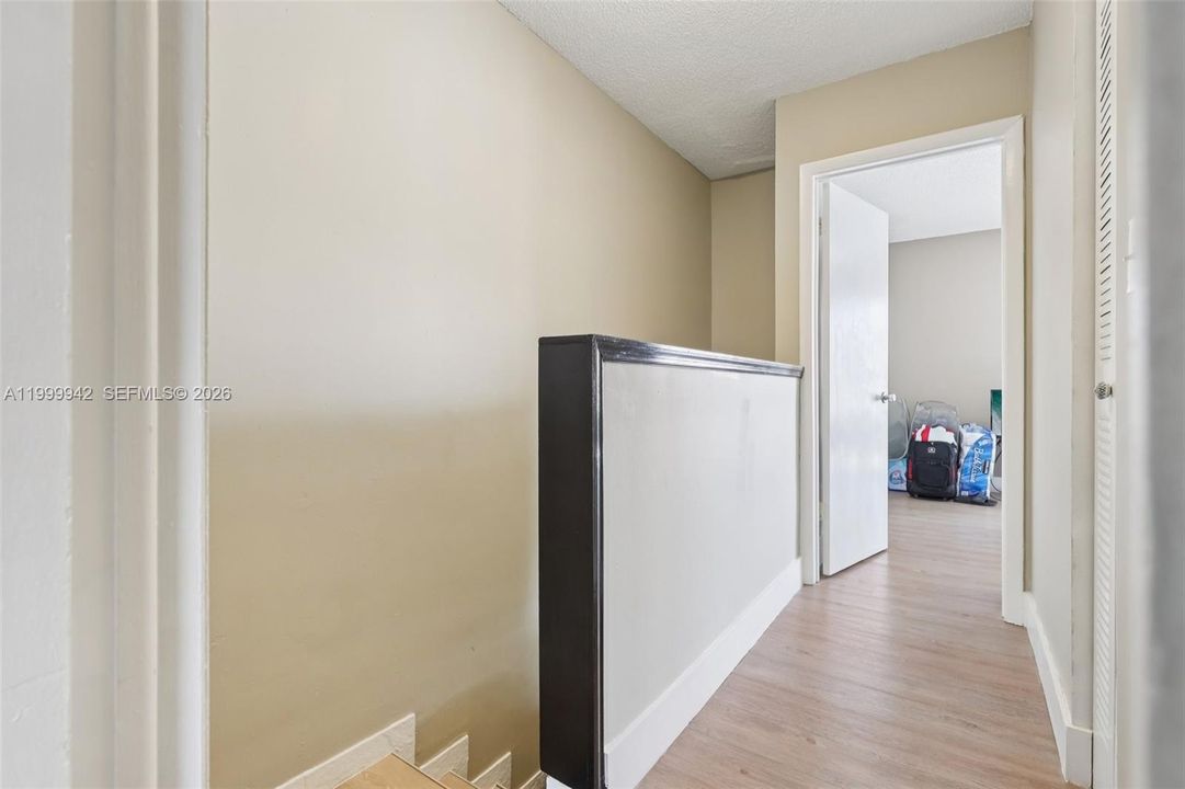 Vendido Recientemente: $370,000 (2 camas, 2 baños, 952 Pies cuadrados)