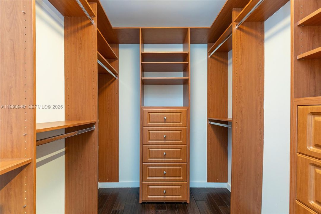 En Renta: $18,000 (5 camas, 4 baños, 3658 Pies cuadrados)