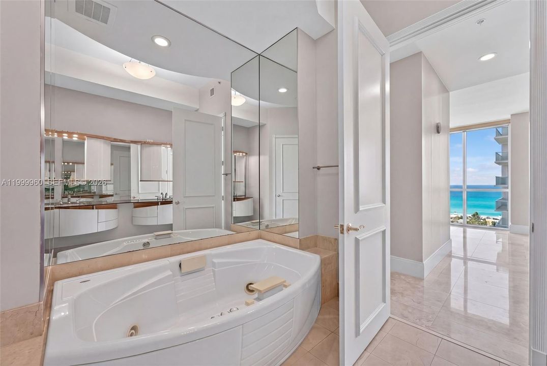 For Sale: $1,575,000 (2 beds, 2 baths, 1600 Square Feet)