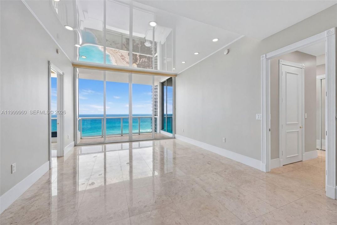 For Sale: $1,575,000 (2 beds, 2 baths, 1600 Square Feet)