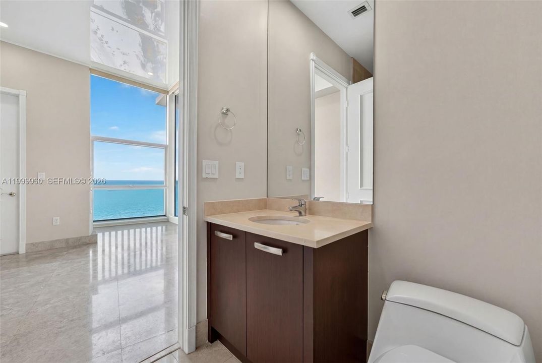 For Sale: $1,575,000 (2 beds, 2 baths, 1600 Square Feet)
