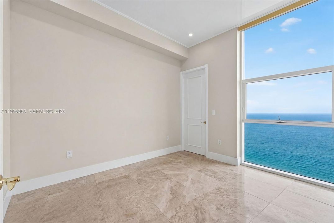 For Sale: $1,575,000 (2 beds, 2 baths, 1600 Square Feet)