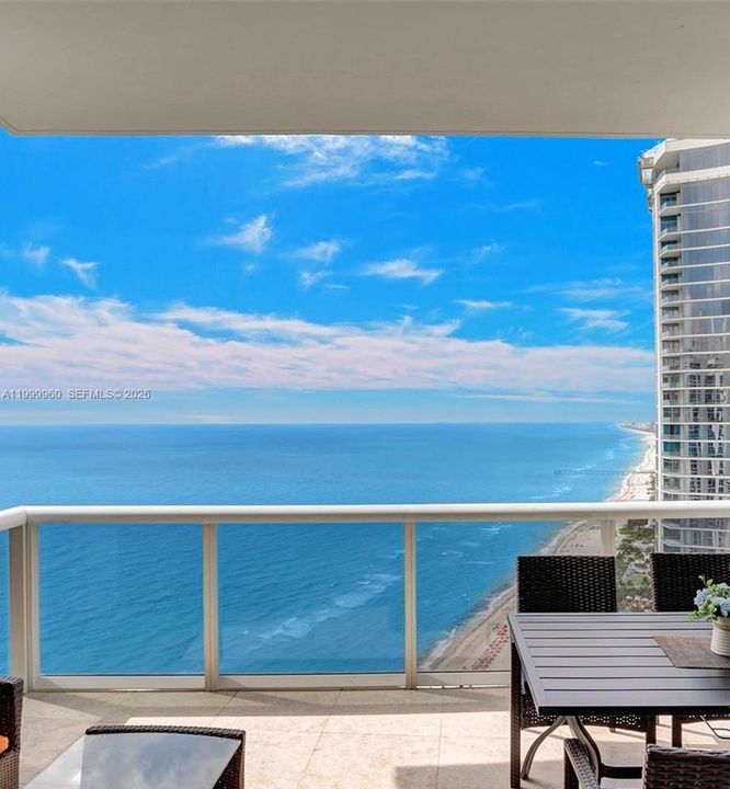 For Sale: $1,575,000 (2 beds, 2 baths, 1600 Square Feet)