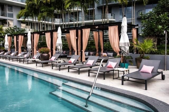 For Sale: $495,000 (1 beds, 1 baths, 681 Square Feet)