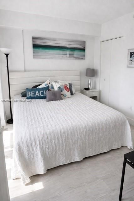 For Sale: $495,000 (1 beds, 1 baths, 681 Square Feet)