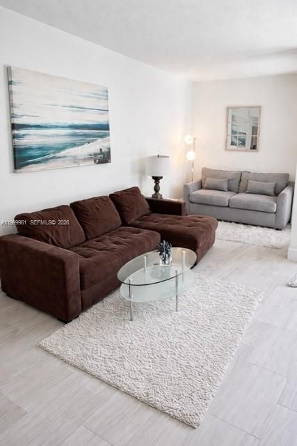 For Sale: $495,000 (1 beds, 1 baths, 681 Square Feet)