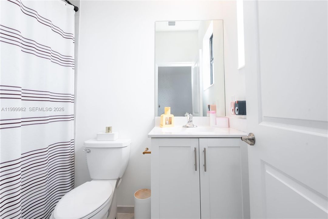 For Sale: $445,000 (3 beds, 3 baths, 1328 Square Feet)
