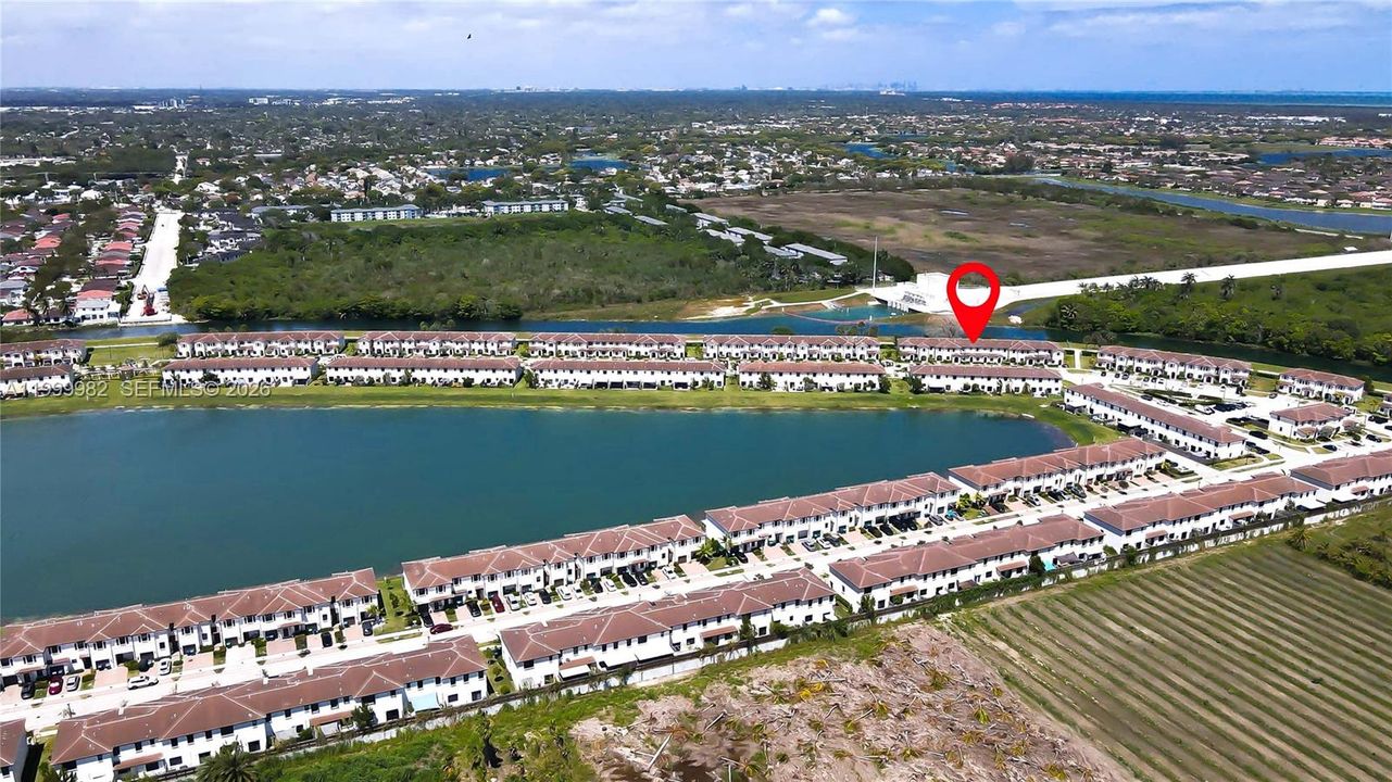 For Sale: $445,000 (3 beds, 3 baths, 1328 Square Feet)
