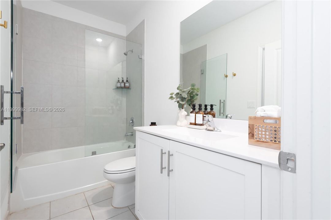 For Sale: $445,000 (3 beds, 3 baths, 1328 Square Feet)