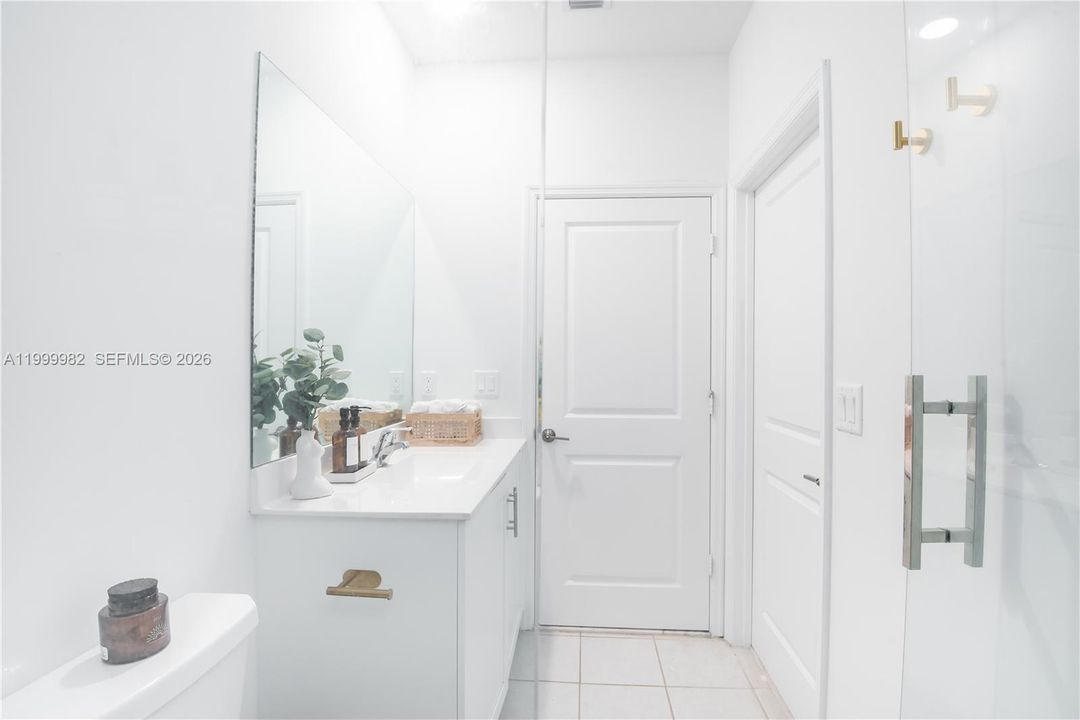 For Sale: $445,000 (3 beds, 3 baths, 1328 Square Feet)
