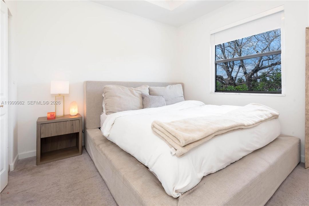 For Sale: $445,000 (3 beds, 3 baths, 1328 Square Feet)