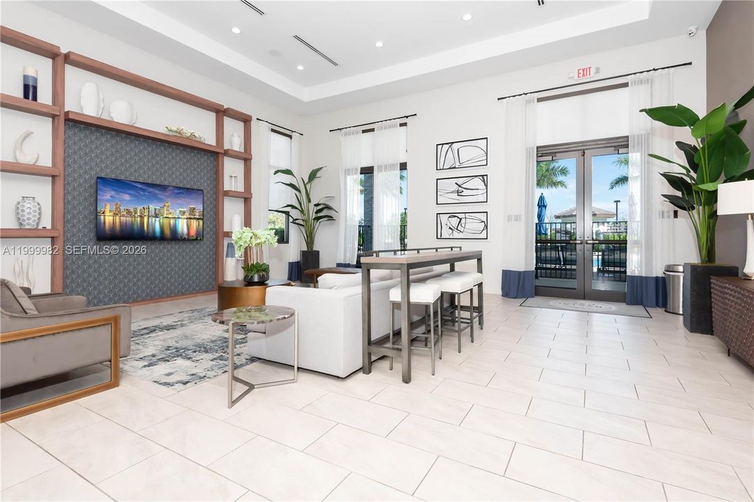 For Sale: $445,000 (3 beds, 3 baths, 1328 Square Feet)