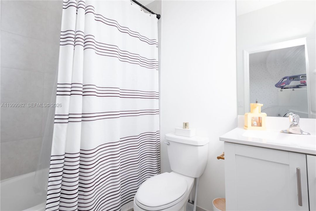 For Sale: $445,000 (3 beds, 3 baths, 1328 Square Feet)