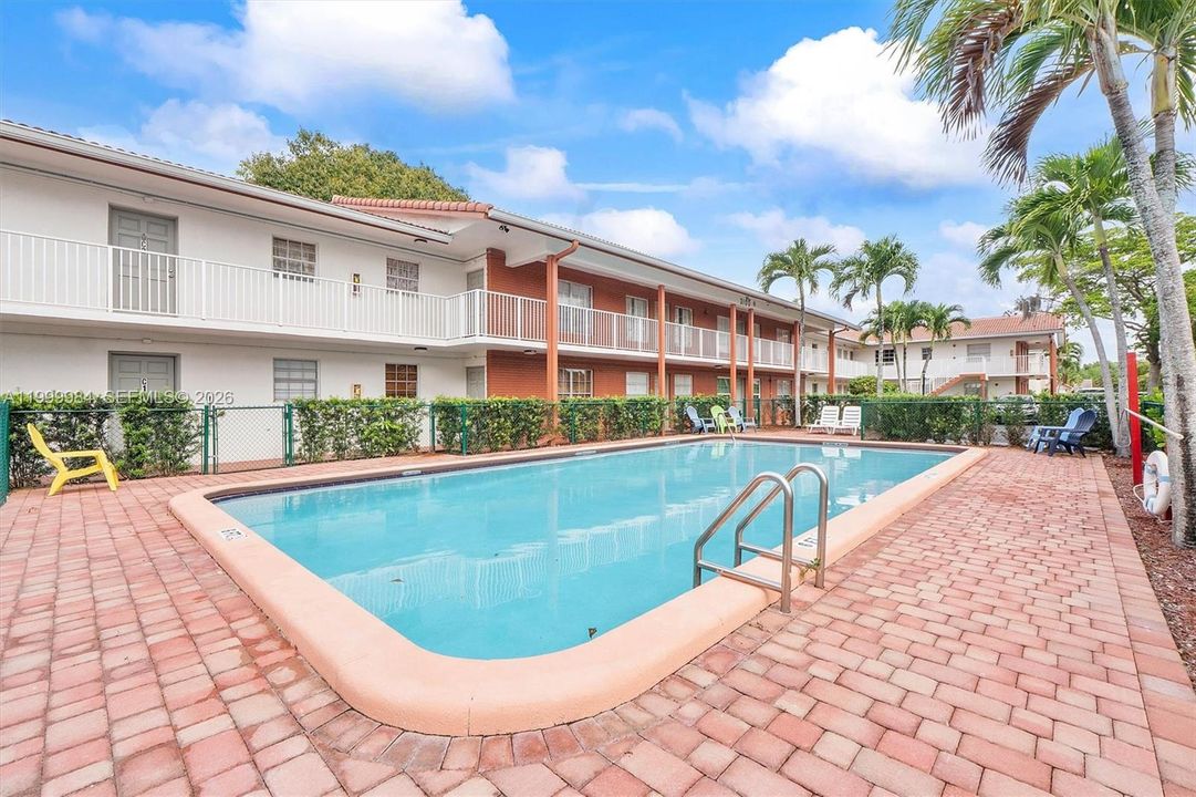 For Sale: $179,000 (2 beds, 2 baths, 1167 Square Feet)