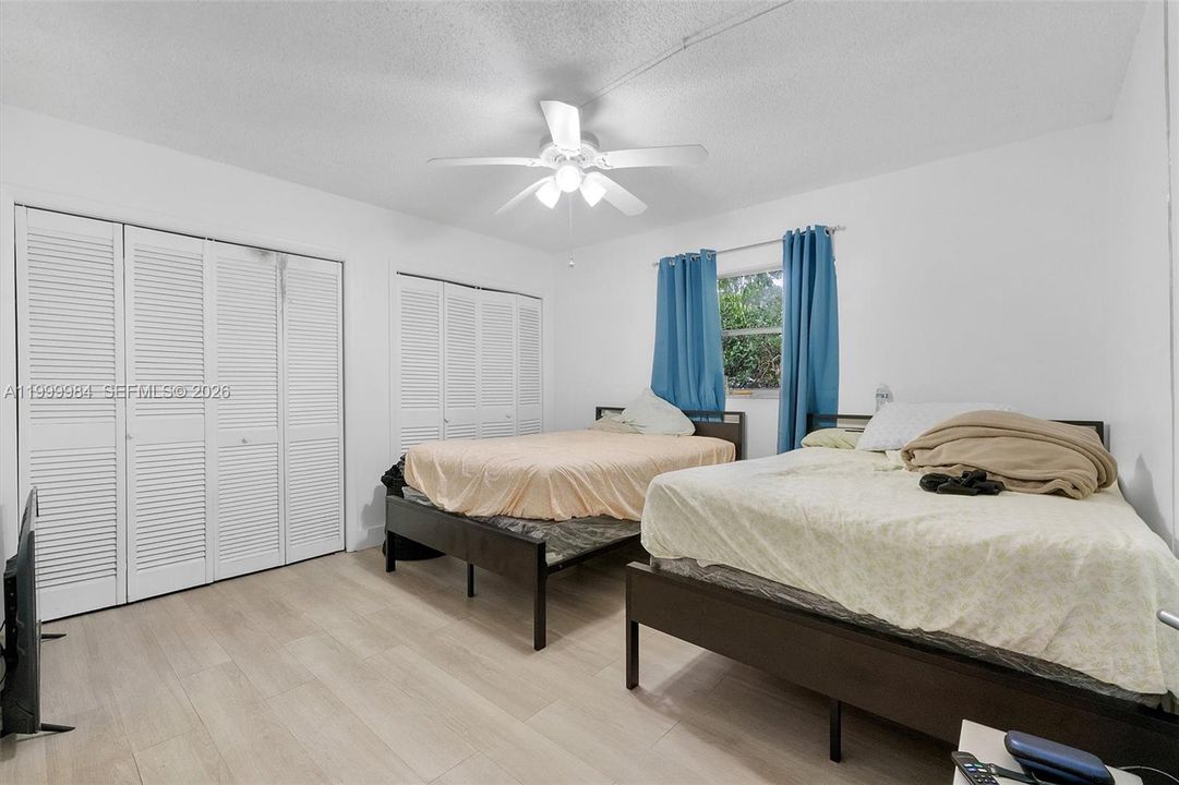 For Sale: $179,000 (2 beds, 2 baths, 1167 Square Feet)