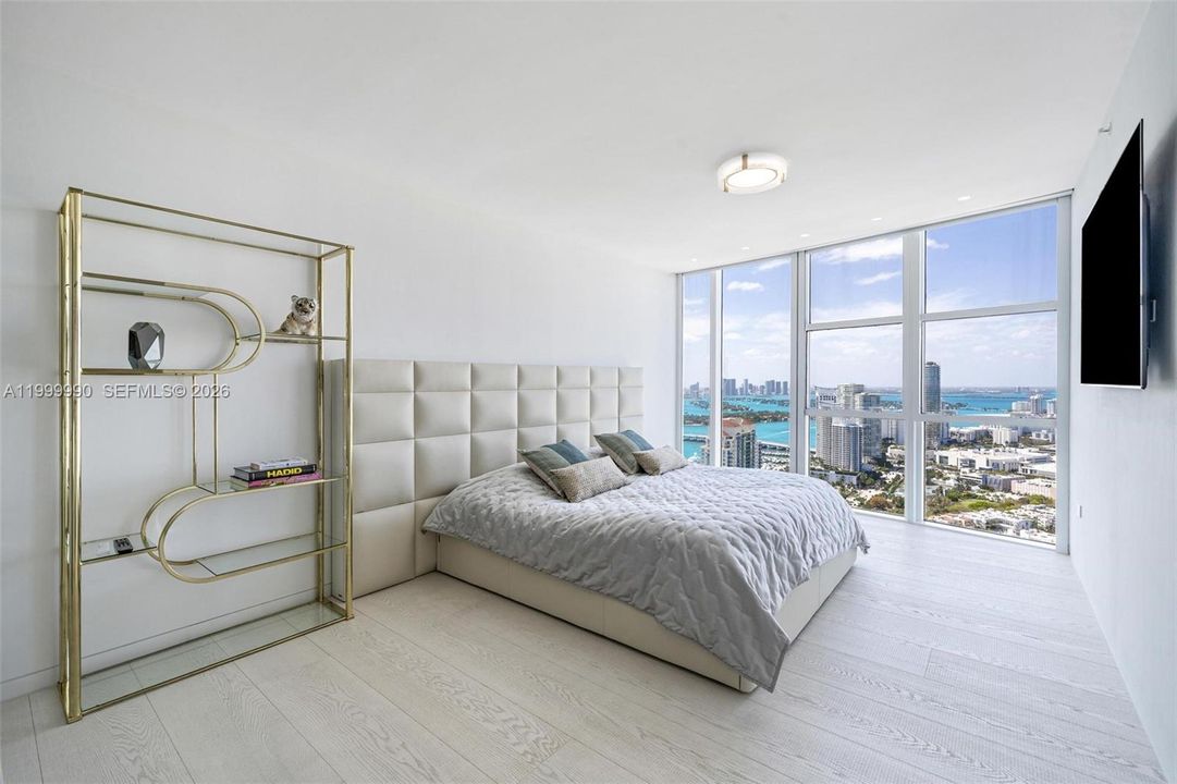 For Sale: $24,999,000 (4 beds, 6 baths, 5680 Square Feet)