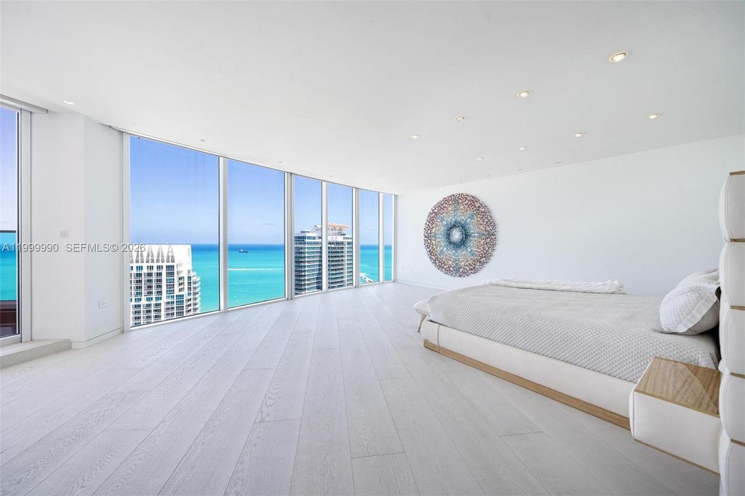 For Sale: $24,999,000 (4 beds, 6 baths, 5680 Square Feet)