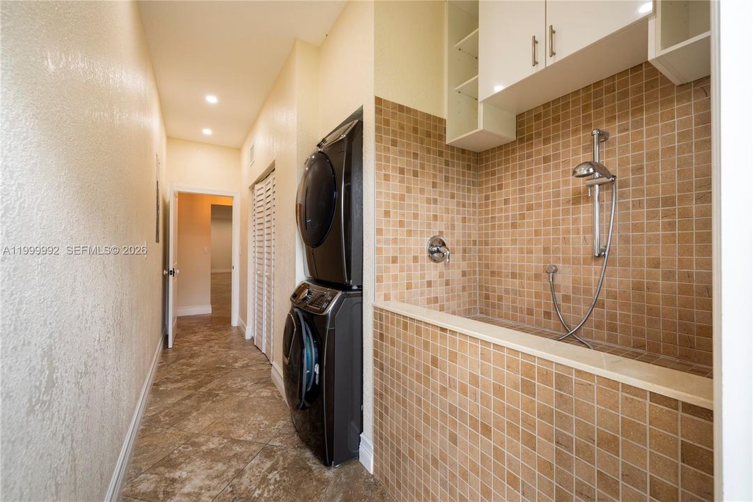 Active With Contract: $1,399,000 (4 beds, 3 baths, 3397 Square Feet)