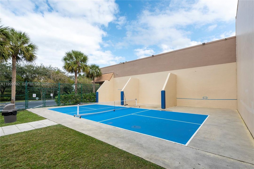 Active With Contract: $1,399,000 (4 beds, 3 baths, 3397 Square Feet)
