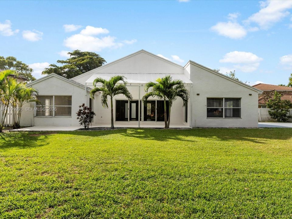 Recientemente alquilado: $4,980 (4 camas, 2 baños, 2298 Pies cuadrados)