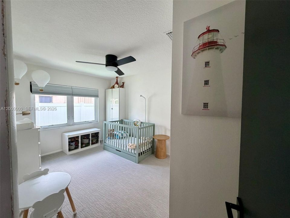 En Renta: $5,599 (3 camas, 2 baños, 1800 Pies cuadrados)