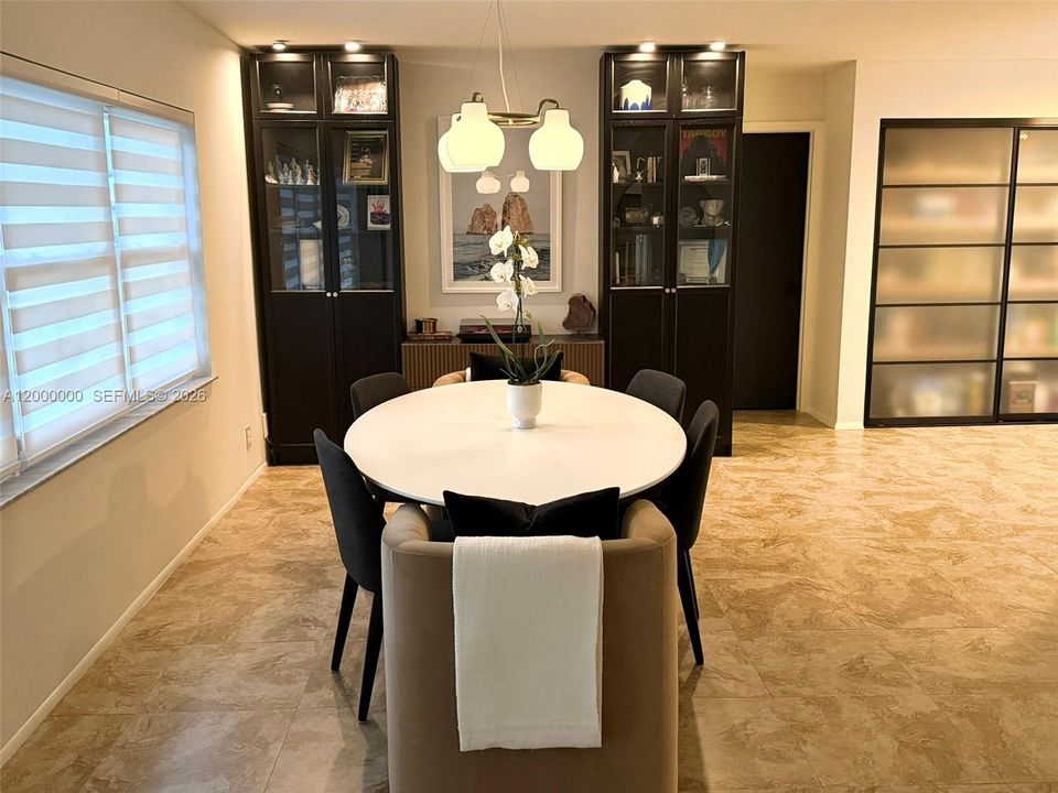 En Renta: $5,599 (3 camas, 2 baños, 1800 Pies cuadrados)