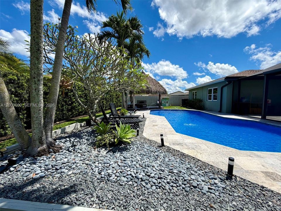 En Renta: $5,599 (3 camas, 2 baños, 1800 Pies cuadrados)